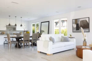 Maximiser la lumière naturelle dans l’aménagement d’un salon salle à manger de 20m2