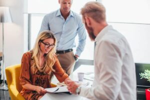 Les frais d’agence réduits  un avantage compétitif des startups