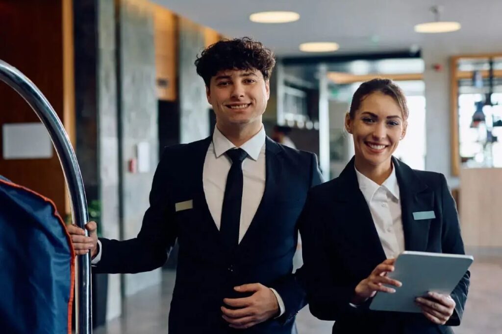 Qui contrôle les hôtels